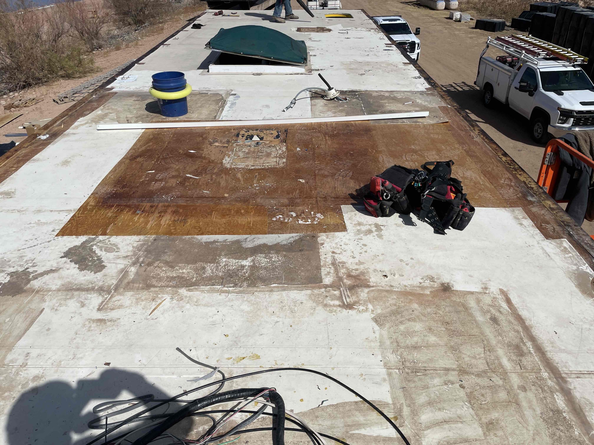 Daniel Torres, Jose Mota, Juan Luis Mota